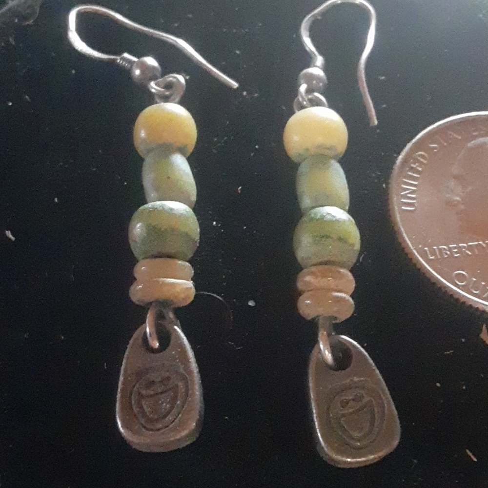 Elegant Dangle Earrings with Tapered Design - Picture 4 of 4